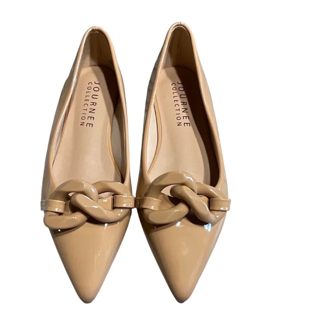 Journee Collection Flats Women 5.5 Tan Patent Pointed Toe Chain Detail Slip On